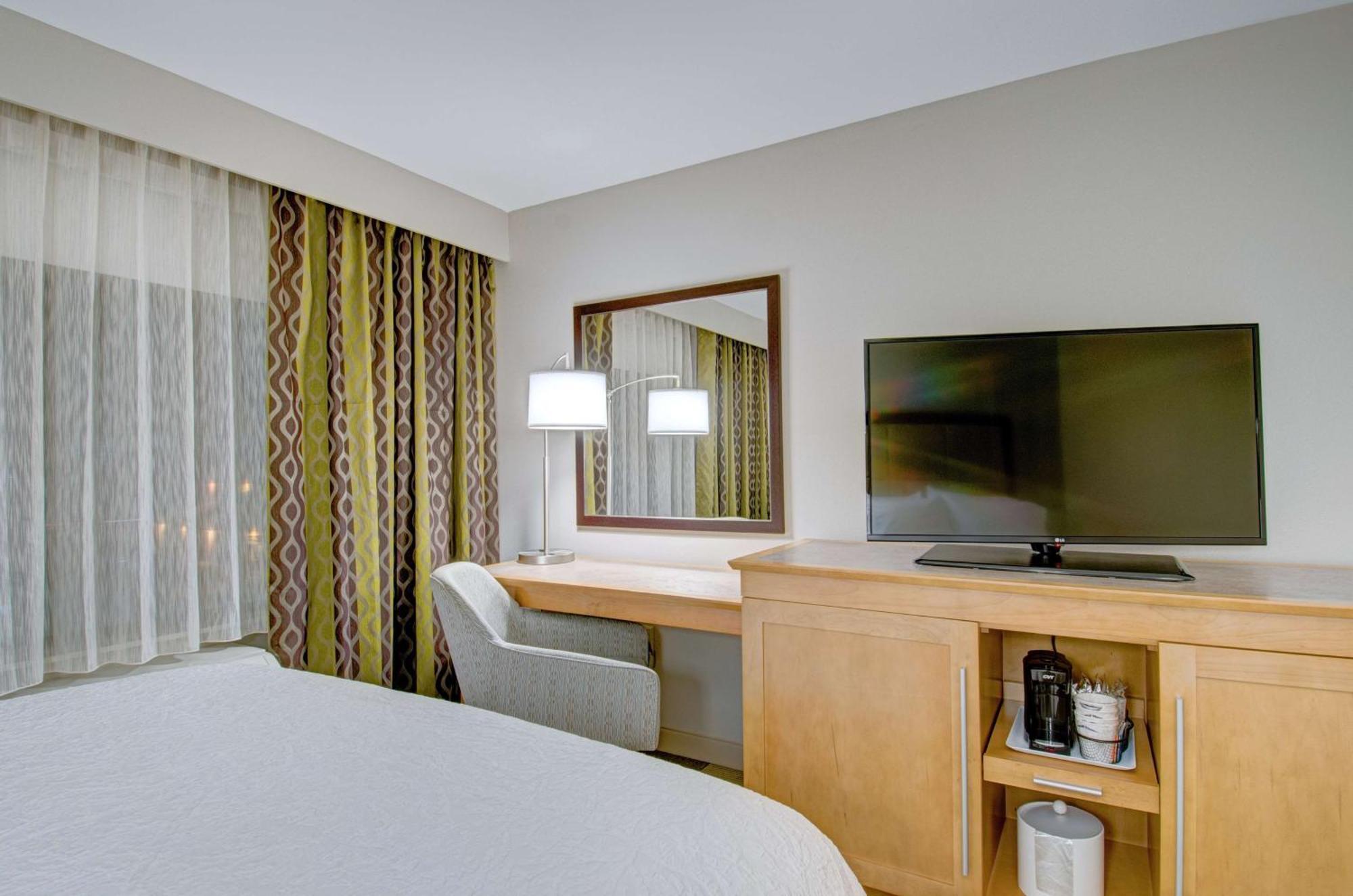 Hampton Inn Boston - Westborough Exterior photo
