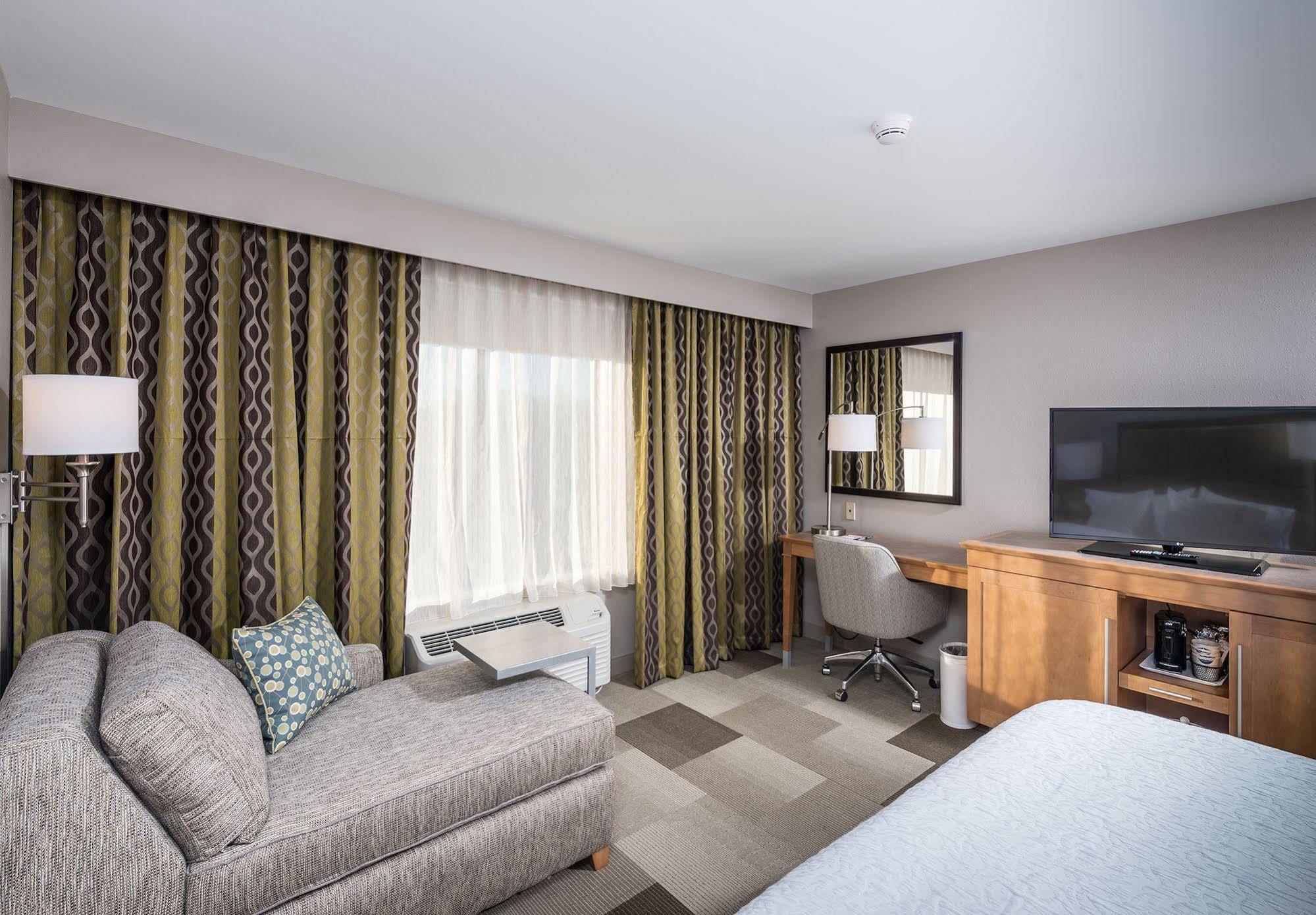 Hampton Inn Boston - Westborough Exterior photo